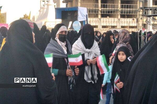 جشن بزرگ میلاد پیامبر مهربانی با نقش‌آفرینی بانوان محجبه و انقلابی مشهد مقدس