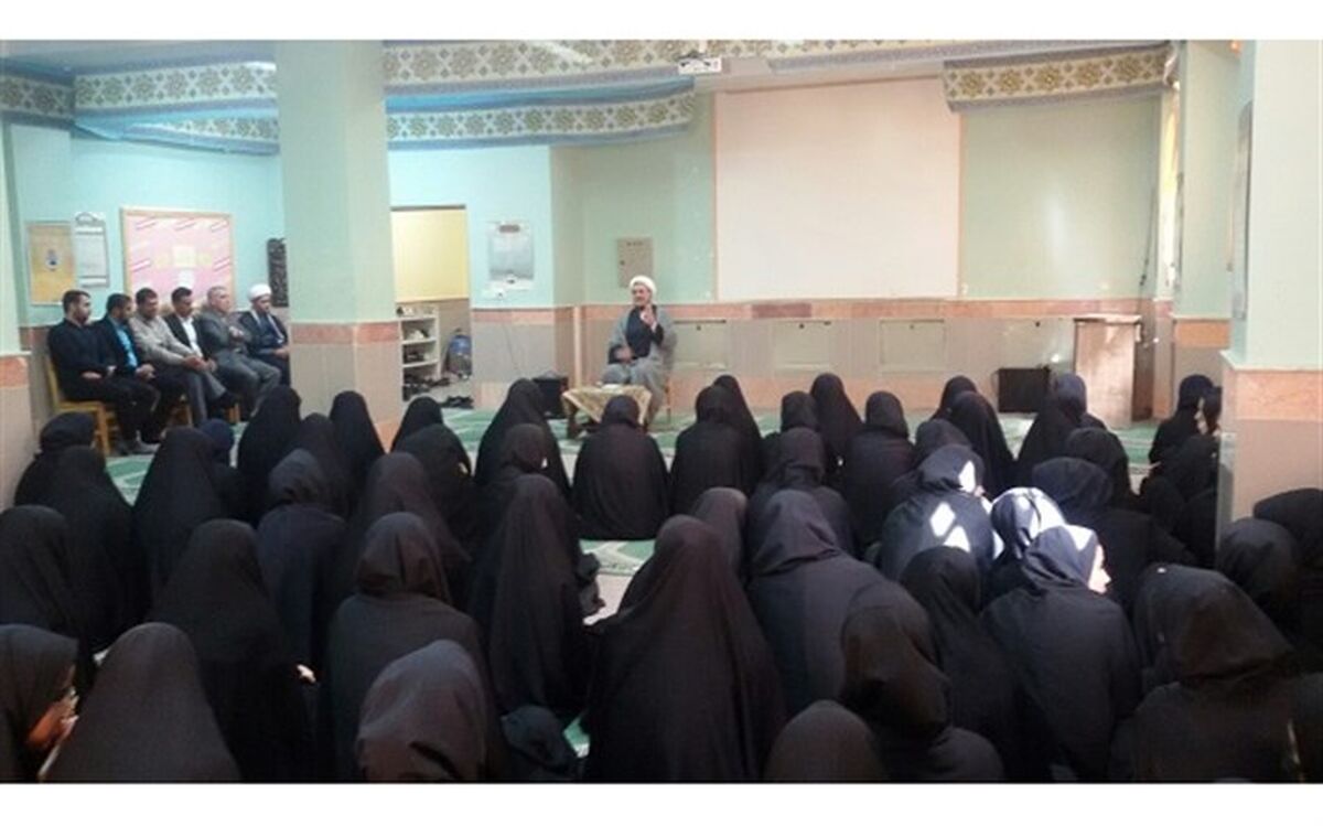 برپایی نشست تبیین معارف اسلامی در دبیرستان حضرت مریم جعفرآباد