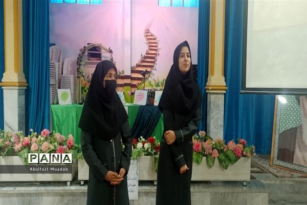 برگزاری جشن هفته وحدت در دبیرستان شاهد مطهره‌ کاشمر