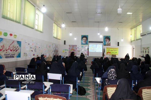 زنگ نمادین آغاز هفته پیوند اولیا و مربیان در مدارس شهرستان بهبهان