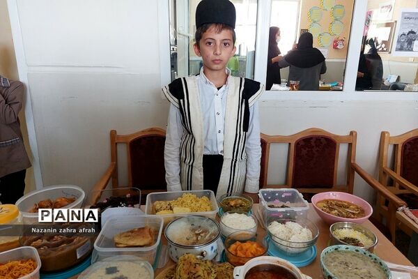 برگزاری جشنواره غذاهای سالم و سنتی در دبستان امام حسن مجتبی(ع) رودهن