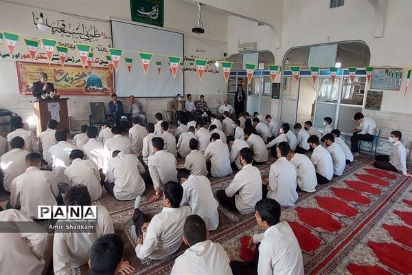 برگزاری مناظره دانش‌آموزی در مدرسه شهید‌بهشتی سمنان