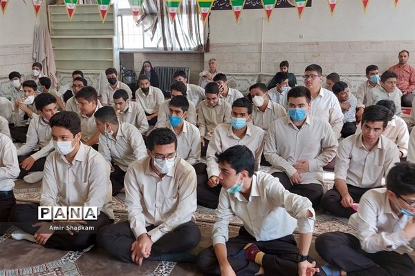 برگزاری مناظره دانش‌آموزی در مدرسه شهید‌بهشتی سمنان