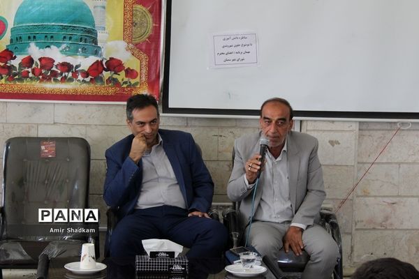 برگزاری مناظره دانش‌آموزی در مدرسه شهید‌بهشتی سمنان