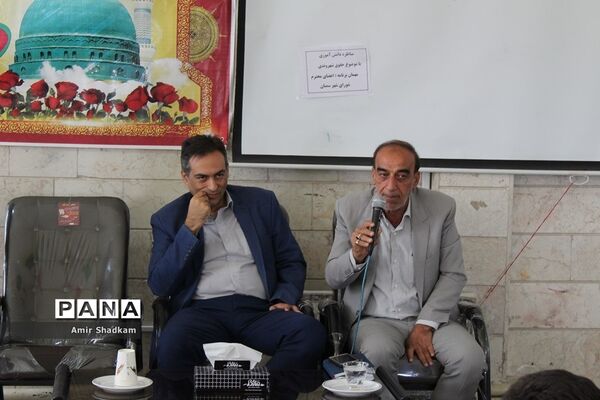 برگزاری مناظره دانش‌آموزی در مدرسه شهید‌بهشتی سمنان
