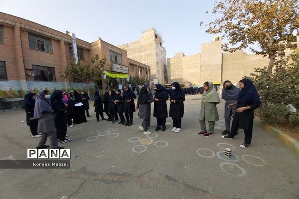 برگزاری مسابقات ورزشی درآموزشگاه الزهرا(س) اسلامشهر