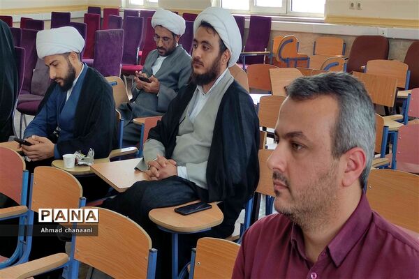 نشست هم اندیشی جهاد تبیین معاونان و مربیان پرورشی مدارس شهرستان کارون