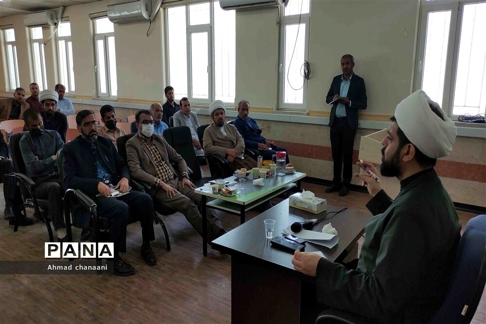 نشست هم اندیشی جهاد تبیین معاونان و مربیان پرورشی مدارس شهرستان کارون