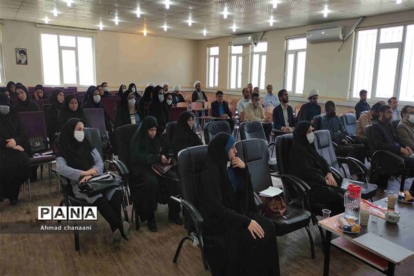 نشست هم اندیشی جهاد تبیین معاونان و مربیان پرورشی مدارس شهرستان کارون