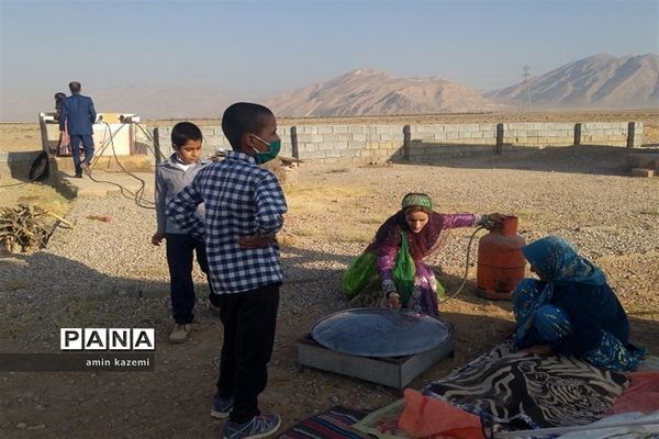 عضویت و ملبس شدن دانش‌آموزان عشایری به شال سازمان دانش‌آموزی