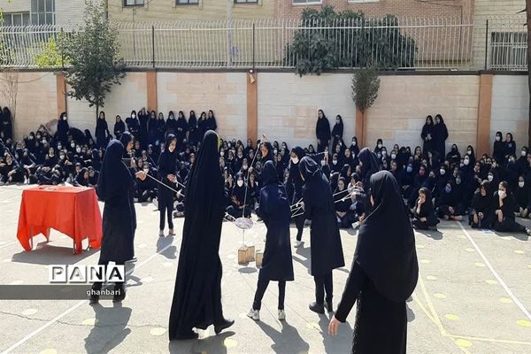 جشن هفته وحدت و هفته بهداشت و روان در مدرسه خدیجه کبری اصفهان