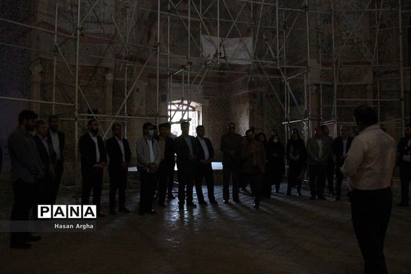 بازدید مدیران سازمان دانش‌آموزی استان‌ها از گنبد سلطانیه و حسینیه اعظم زنجان