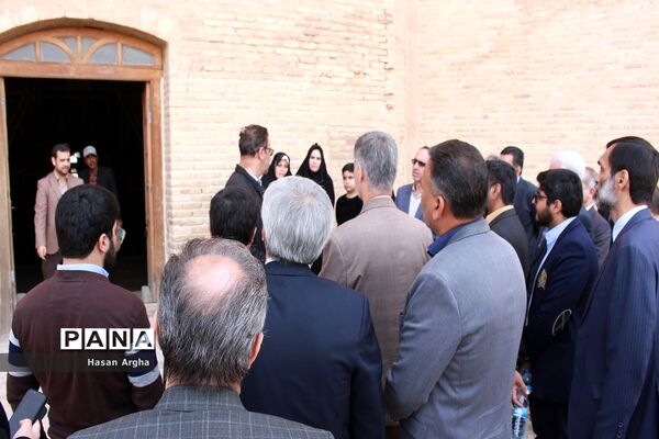 بازدید مدیران سازمان دانش‌آموزی استان‌ها از گنبد سلطانیه و حسینیه اعظم زنجان