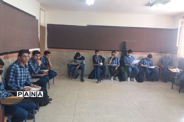 برگزاری نشست‌های  بصیرتی در دبیرستان شهید‌بهشتی  رودهن