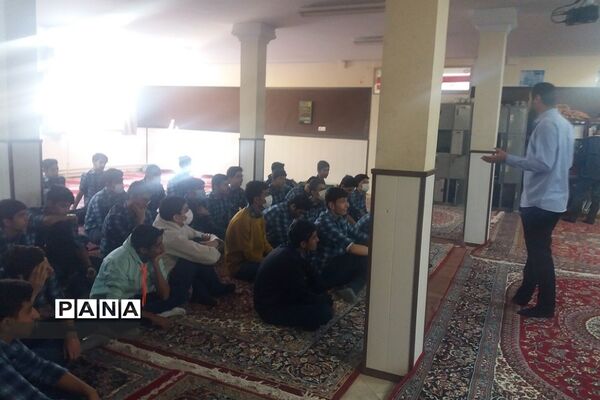 برگزاری نشست‌های  بصیرتی در دبیرستان شهید‌بهشتی  رودهن