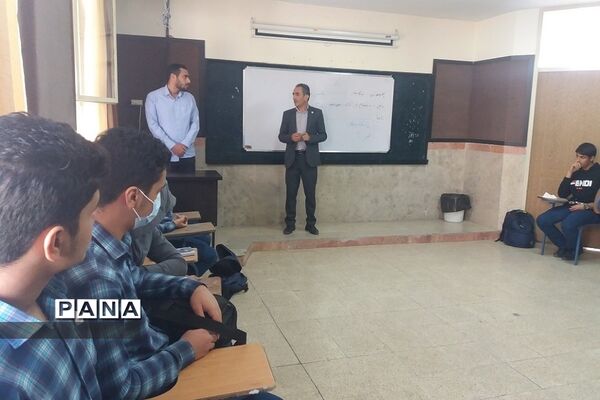 برگزاری نشست‌های  بصیرتی در دبیرستان شهید‌بهشتی  رودهن