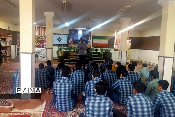 برگزاری نشست‌های  بصیرتی در دبیرستان شهید‌بهشتی  رودهن