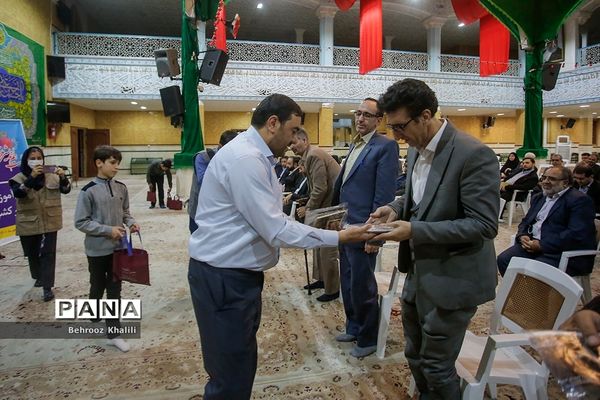 بازدید مدیران سازمان دانش‌آموزی استان‌ها از حسینیه اعظم زنجان