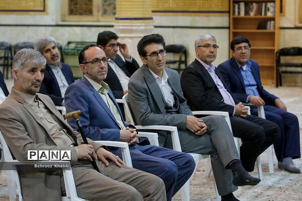 بازدید مدیران سازمان دانش‌آموزی استان‌ها از حسینیه اعظم زنجان