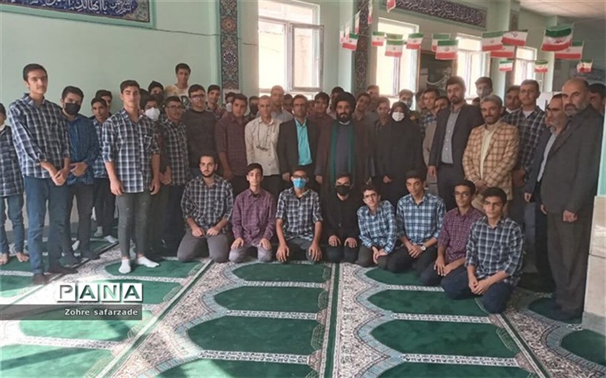 دانش‌آموزانی آگاه به مهارت‌های اجتماعی، سیاسی و ملی تربیت کنیم