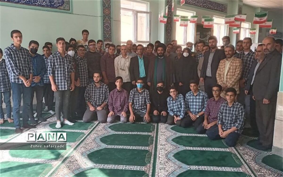 دانش‌آموزانی آگاه به مهارت‌های اجتماعی، سیاسی و ملی تربیت کنیم