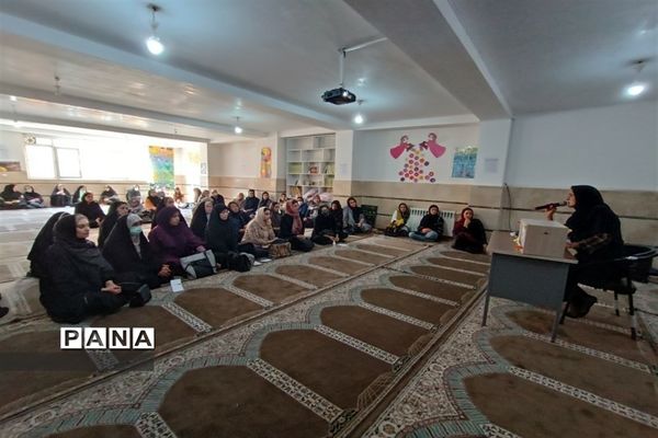 اولین مجمع عمومی انتخابات انجمن اولیا در دبیرستان بعثت ناحیه دو کرج