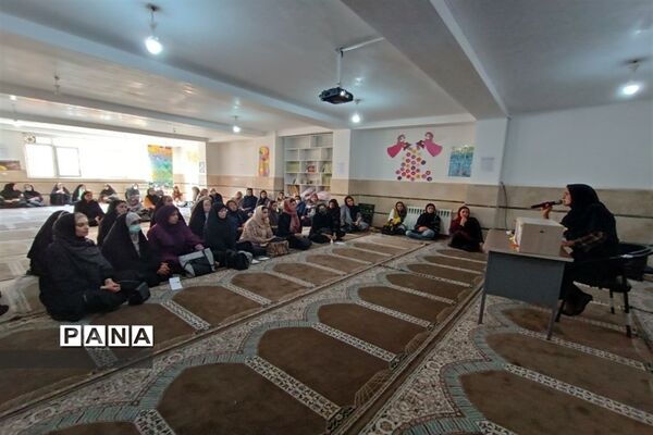اولین مجمع عمومی انتخابات انجمن اولیا در دبیرستان بعثت ناحیه دو کرج