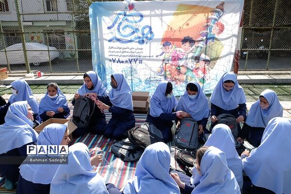 پویش «همه حاضر» در دبیرستان فرزانگان 8