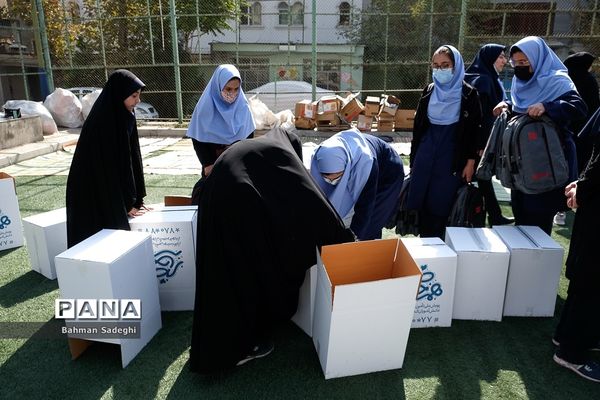 پویش «همه حاضر» در دبیرستان فرزانگان 8