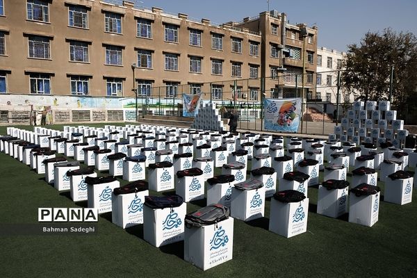 پویش «همه حاضر» در دبیرستان فرزانگان 8