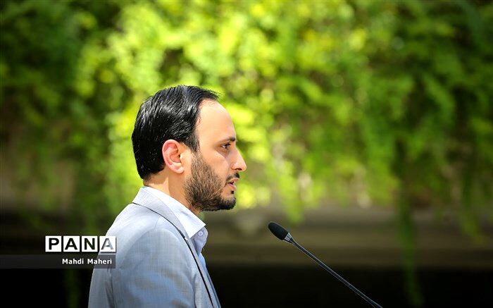 رئیس‌جمهوری درد مردم را درد خود می‌داند