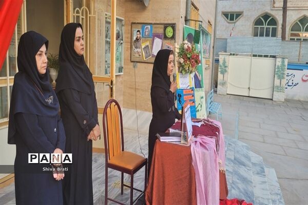 جلسه اولیا و مربیان در دبیرستان عفاف‌ کاشمر