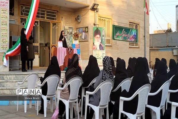 جلسه اولیا و مربیان در دبیرستان عفاف‌ کاشمر