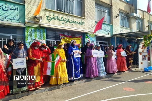 نواختن زنگ ورزش به‌مناسبت آغاز هفته تربیت‌بدنی در مدرسه شاهد فیض ناحیه ۳ شیراز