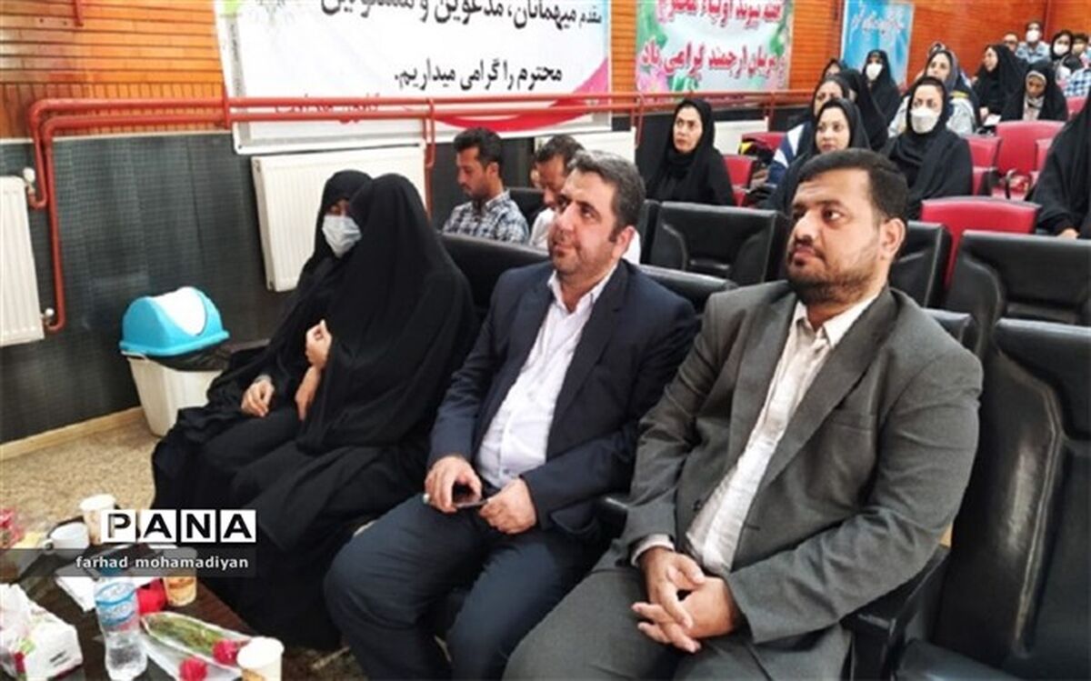 همایش هفته سلامت روان و هفته پیوند اولیا و مربیان در ورامین