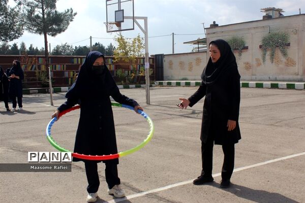 برگزاری مسابقات ورزشی انفرادی و گروهی در دبیرستان عفاف شهرستان گلبهار