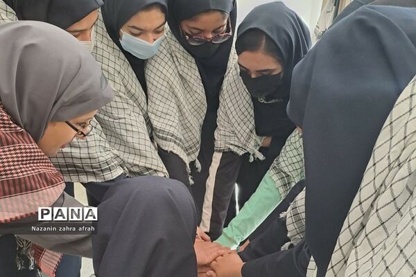 پویش لبیک به رهبری و ولایت در مدارس رودهن