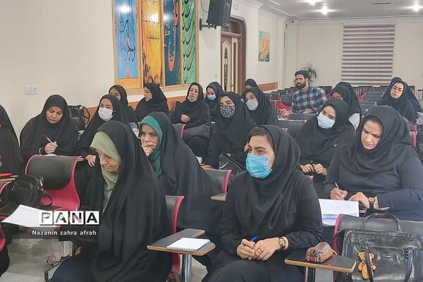 کارگاه مهارت‌های زندگی و پیشگیری از اعتیاد در آموزش و‌ پرورش رودهن