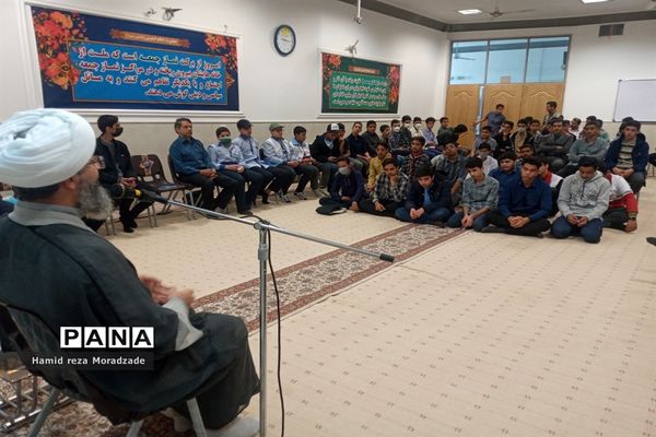 نشست هم‌اندیشی و پرسش و پاسخ تشکل‌های دانش‌آموزی در کاشمر