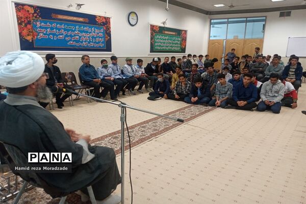 نشست هم‌اندیشی و پرسش و پاسخ تشکل‌های دانش‌آموزی در کاشمر