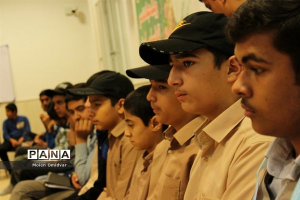 نشست هم‌اندیشی و پرسش و پاسخ تشکل‌های دانش‌آموزی در کاشمر