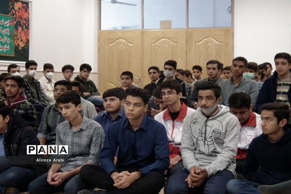 نشست هم‌اندیشی و پرسش و پاسخ تشکل‌های دانش‌آموزی در کاشمر