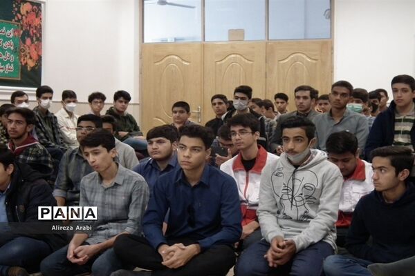 نشست هم‌اندیشی و پرسش و پاسخ تشکل‌های دانش‌آموزی در کاشمر