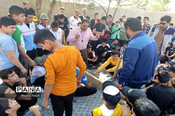 برگزاری قرائت زیارت عاشورا در دبیرستان شهید‌باقری کاشمر