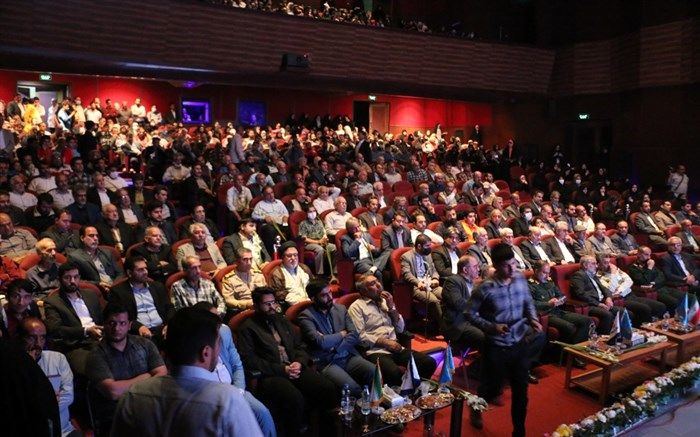 اجلاسیه یکهزار شهید اصناف و بازاریان قم برگزار شد