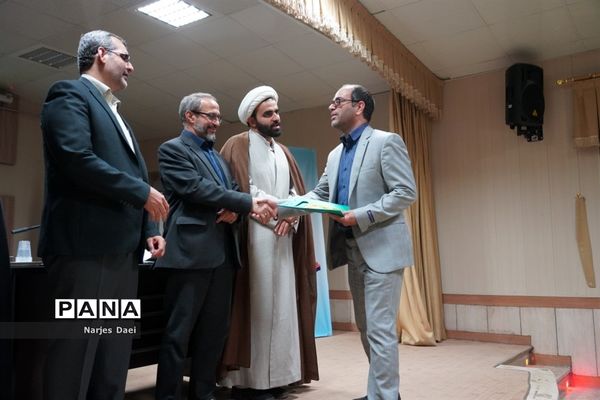 اختتامیه دوره افزایش آگاهی و تقویت امنیت روانی اجتماعی دانش‌آموزان