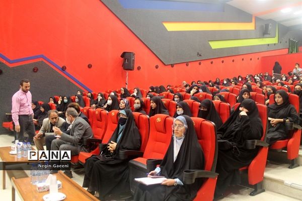 همایش تقدیر از دختران برگزیده جشنواره «فردا» در قم