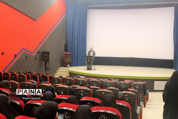 همایش تقدیر از دختران برگزیده جشنواره «فردا» در قم