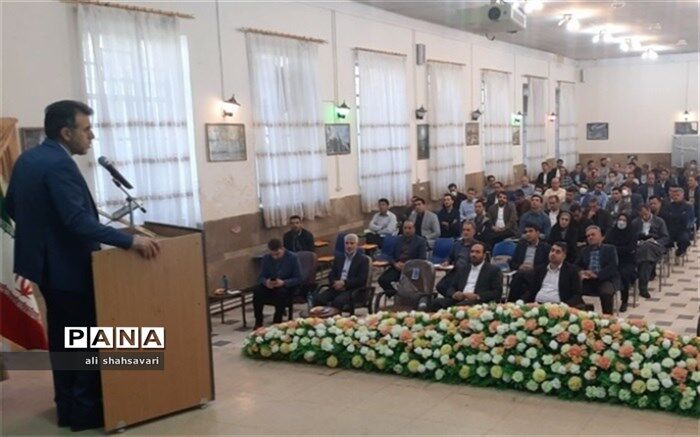 خلاقیت، اولین و مهم‌ترین ویژگی و لازمه راهبران آموزش است