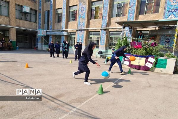 برگزاری جشن ورزش و سلامتی در دبیرستان زینبیه منطقه ۱۳